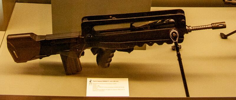 File:FAMAS F1 Grand Curtius, Liege 07.jpg